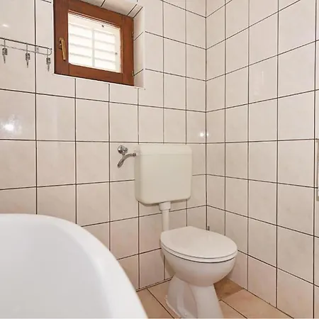 Amazing In With House Sea View פירובאץ