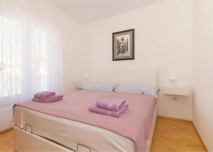 Apartment Gorgeous In With Wifi Pirovac