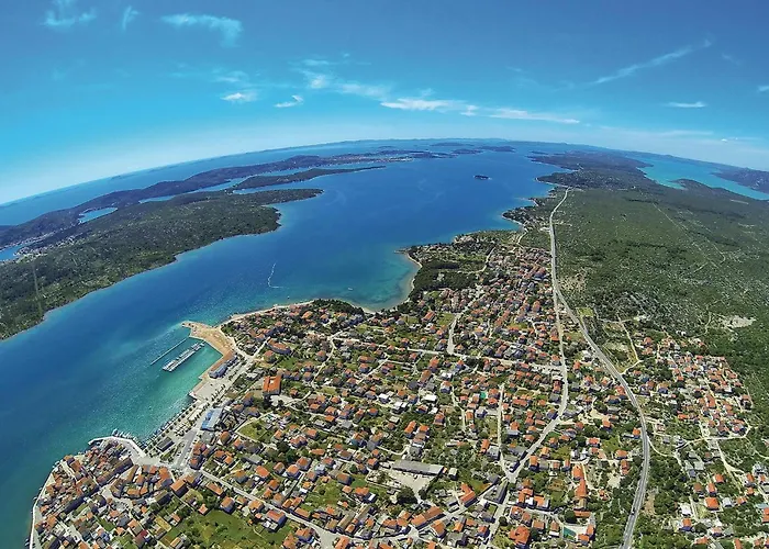 Appartement Gorgeous In With Wifi Pirovac